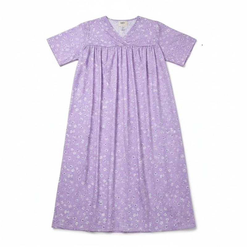 Robe de nuit d'été lilas