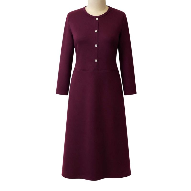 Robe adaptée manches longues rouge vin avec boutons décoratifs