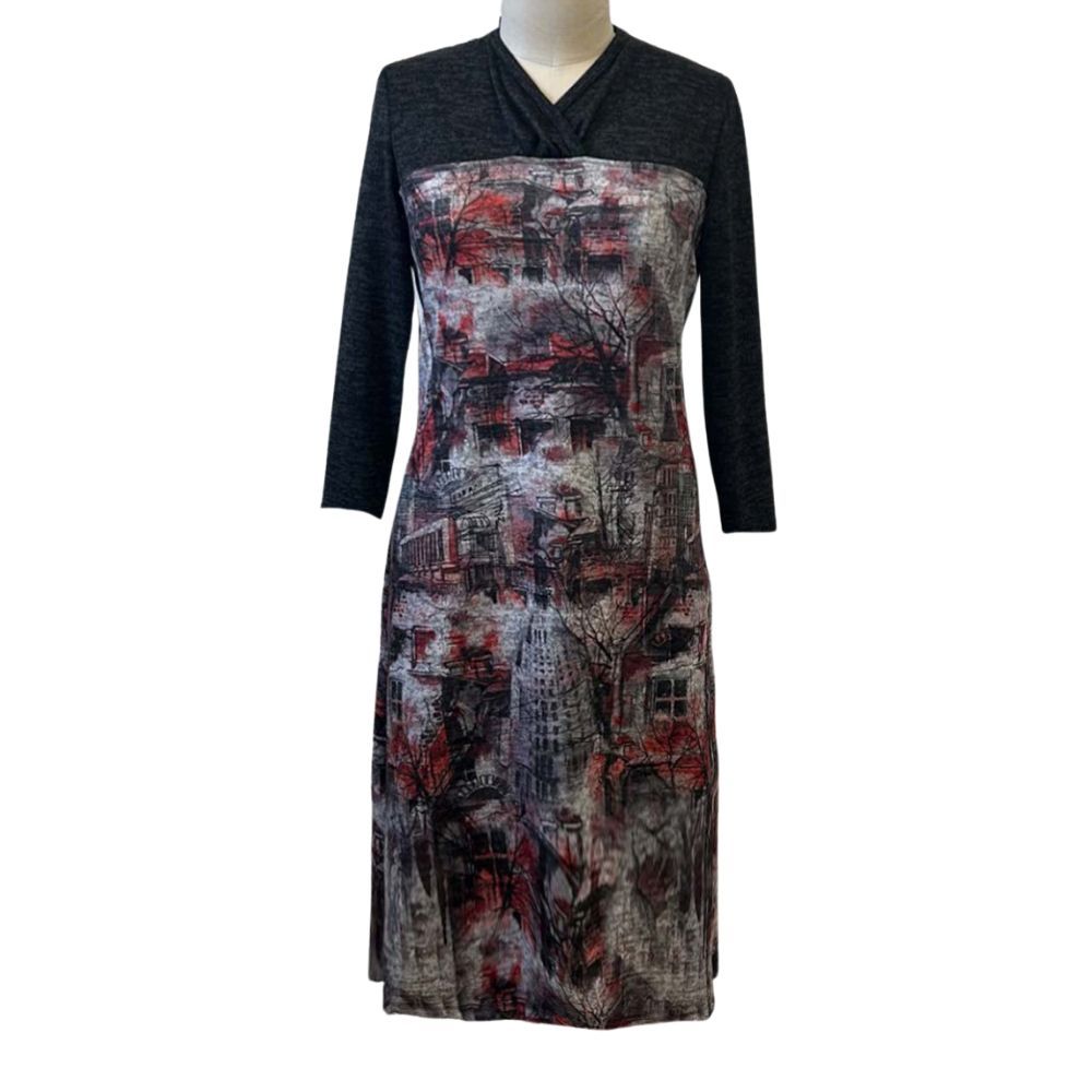 Robe adaptée noire avec motifs gris et rouge