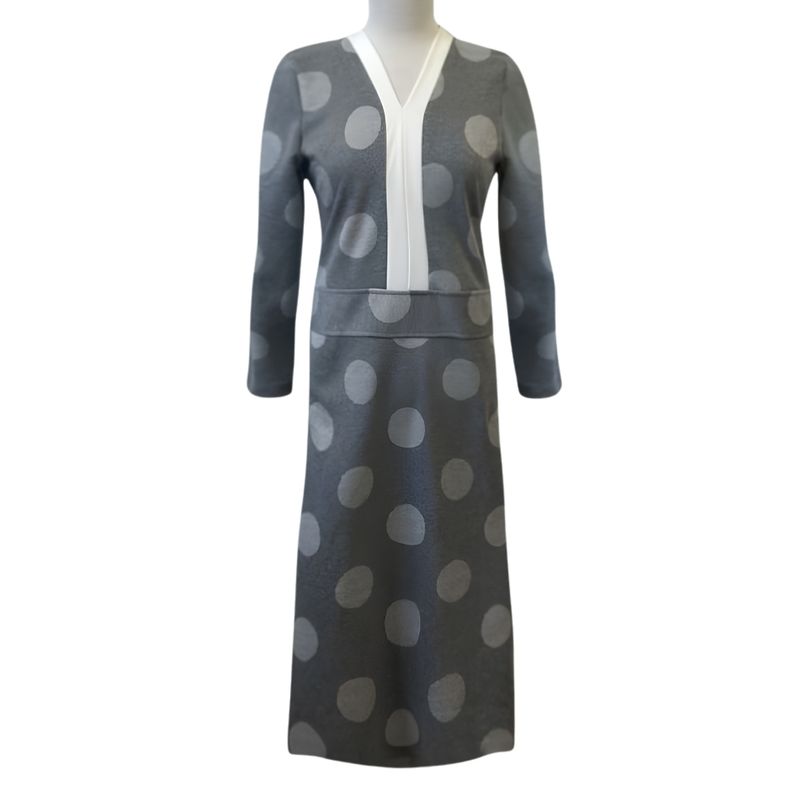 Robe adaptée grise à pois