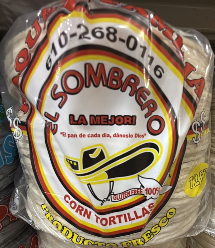 El sombrero corn tortilla  family pack 72 oz