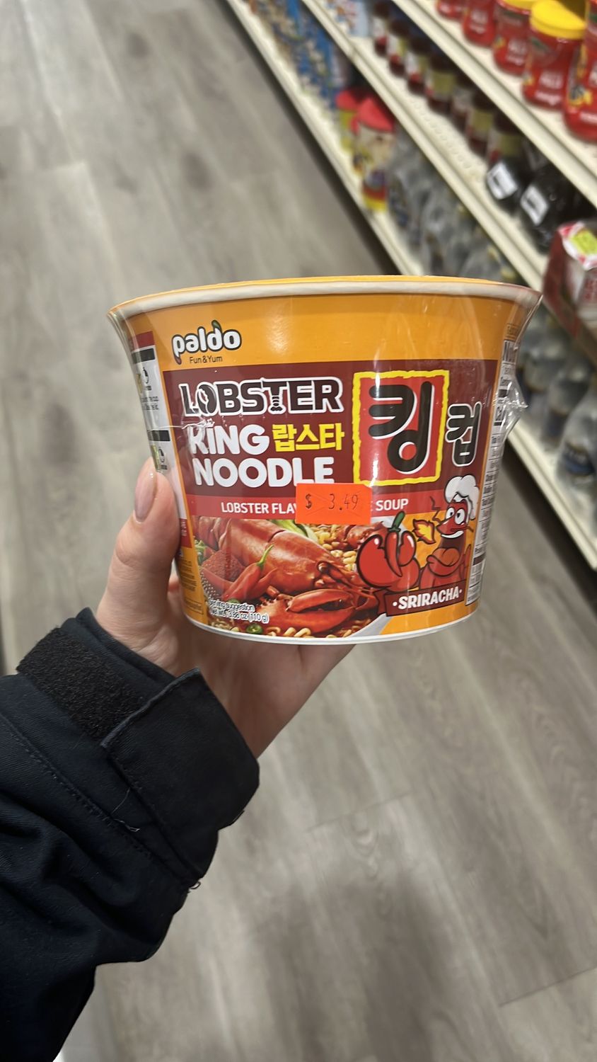 Lobster King Noodles Sriracha