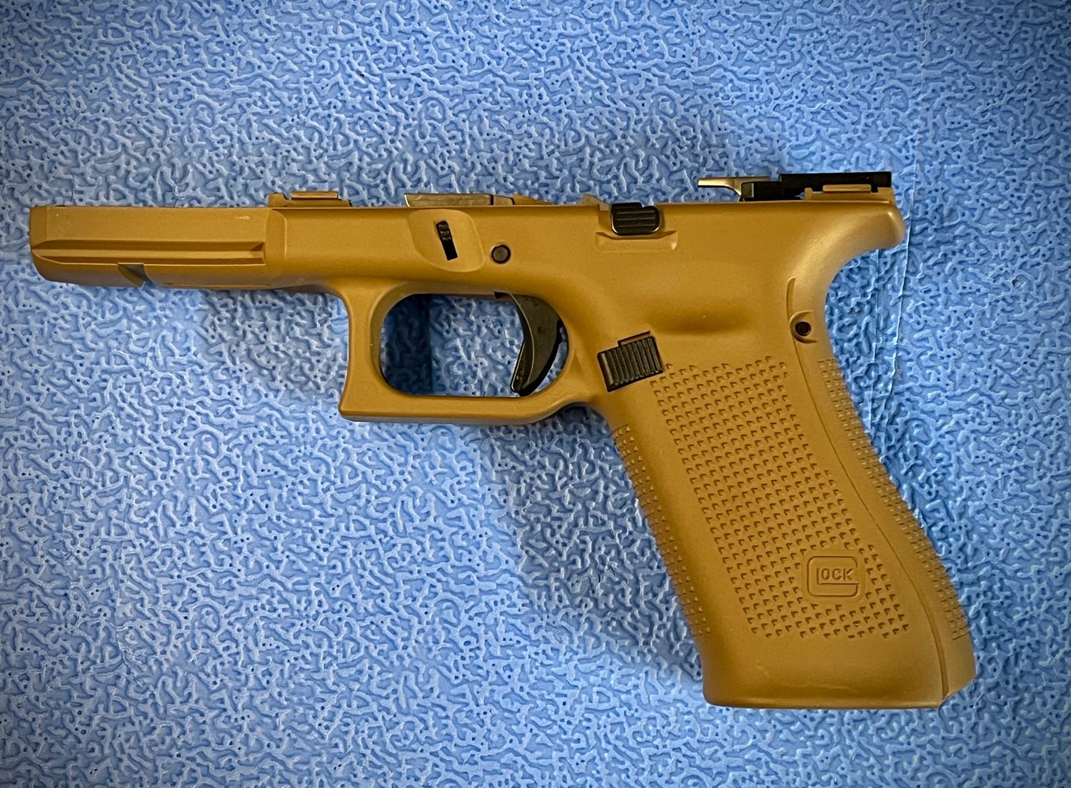 Glock 17 Gen5 Coyote Frame, New