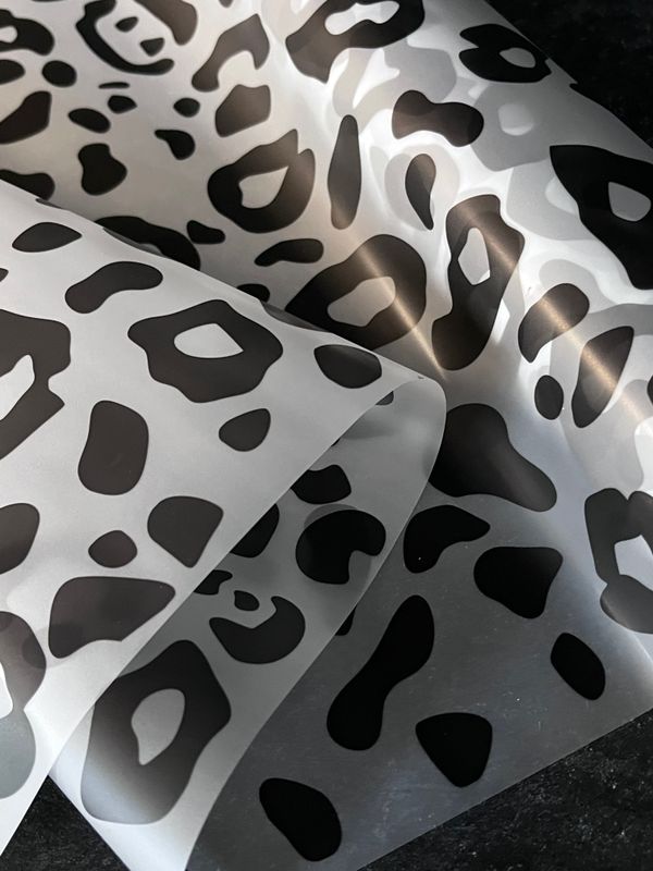Matte Folie mit LAMPART-Muster Transparent Black