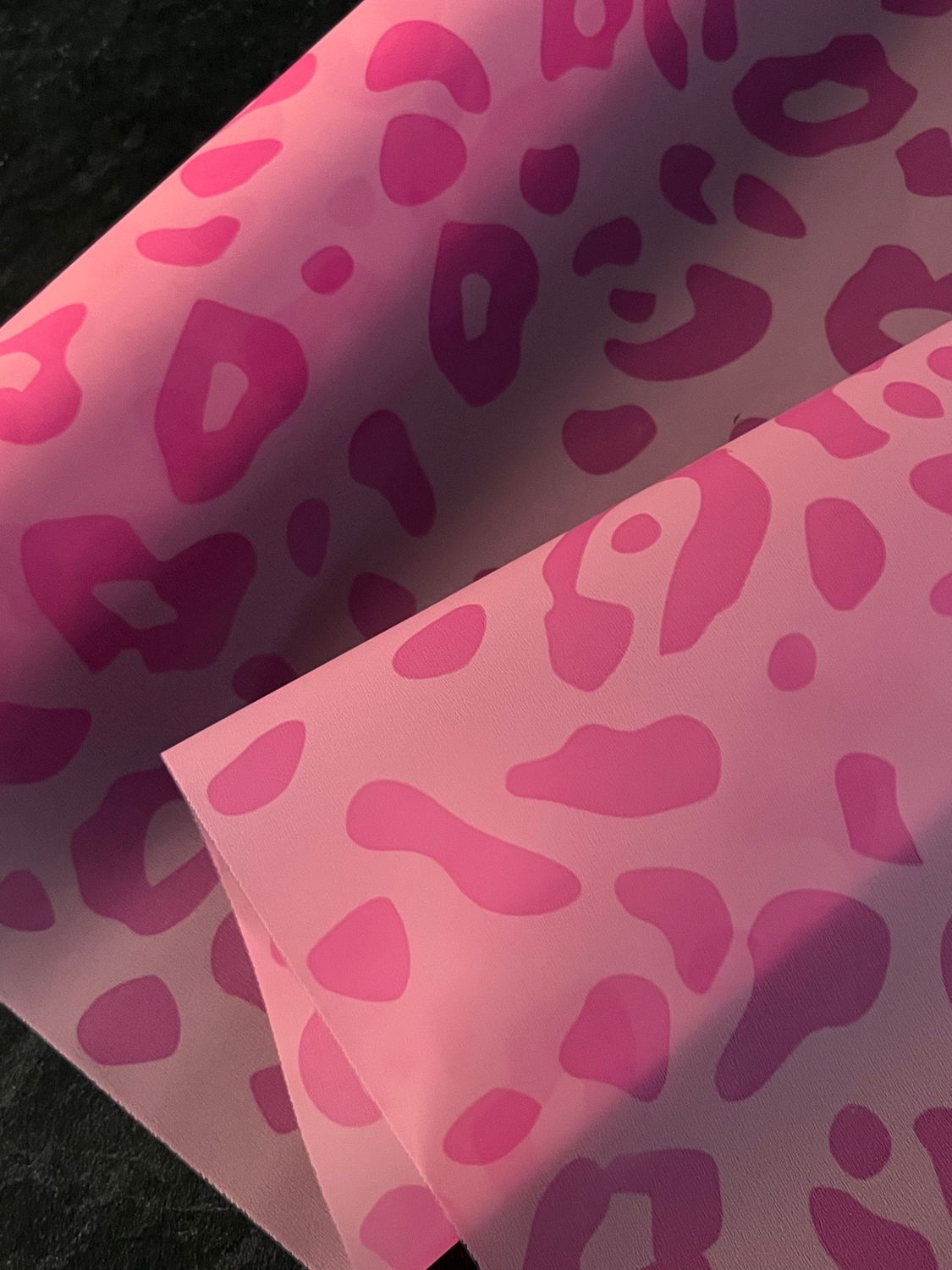 Matte foil with LAMPART pattern Pink