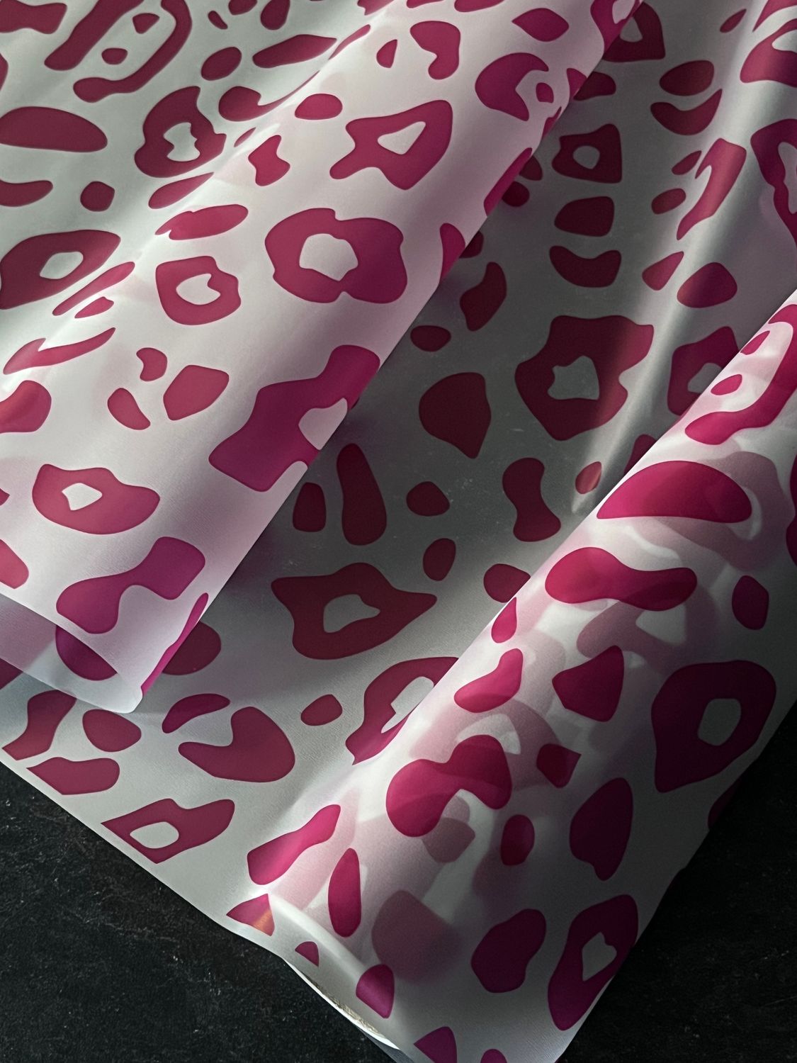 Matte foil with LAMPART pattern Fuchsia