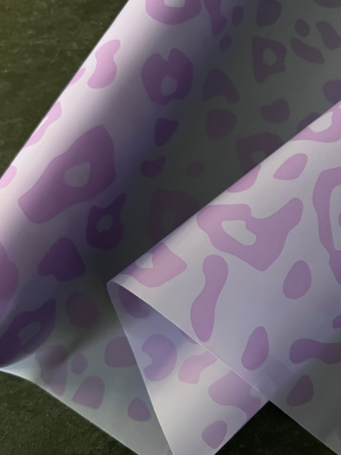 Matte foil with LAMPART pattern Lilac
