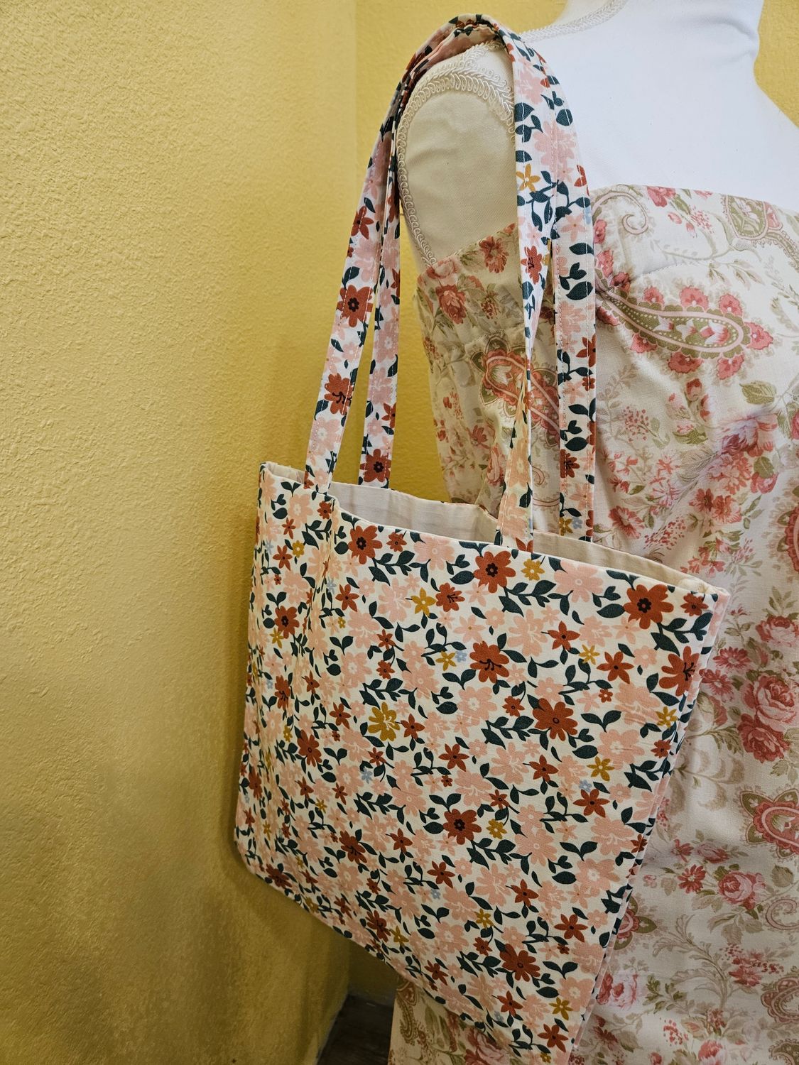 Totes - Small - Lite Pink Floral 