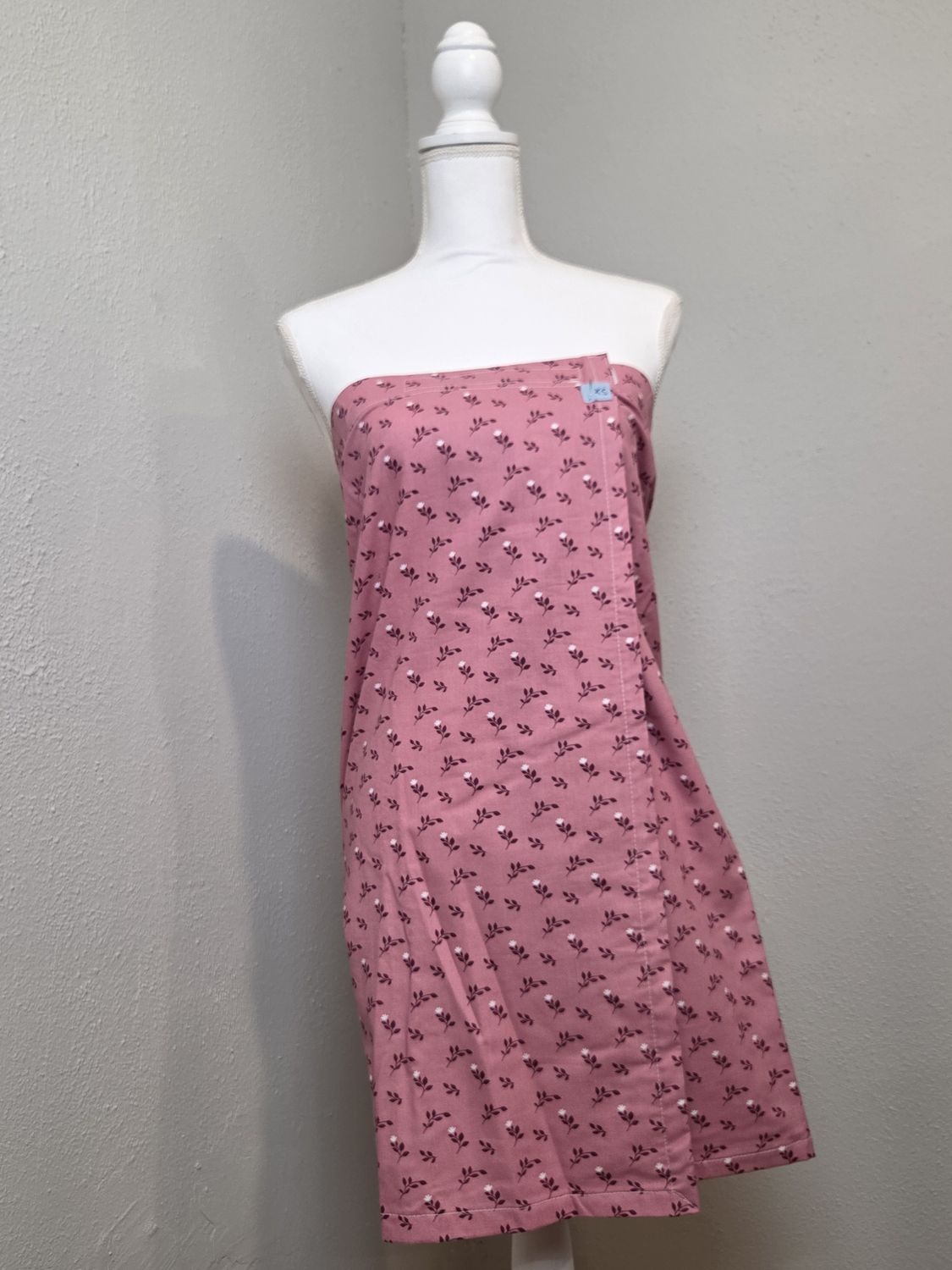 X-Small - Pink / White Floral Bath Wrap