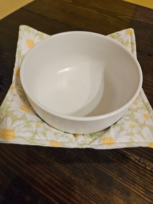 Light Green &amp; White Daisy- Bowl Koozie