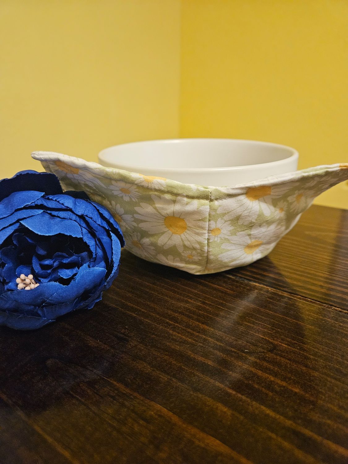 Light Green &amp; White Daisy- Bowl Koozie