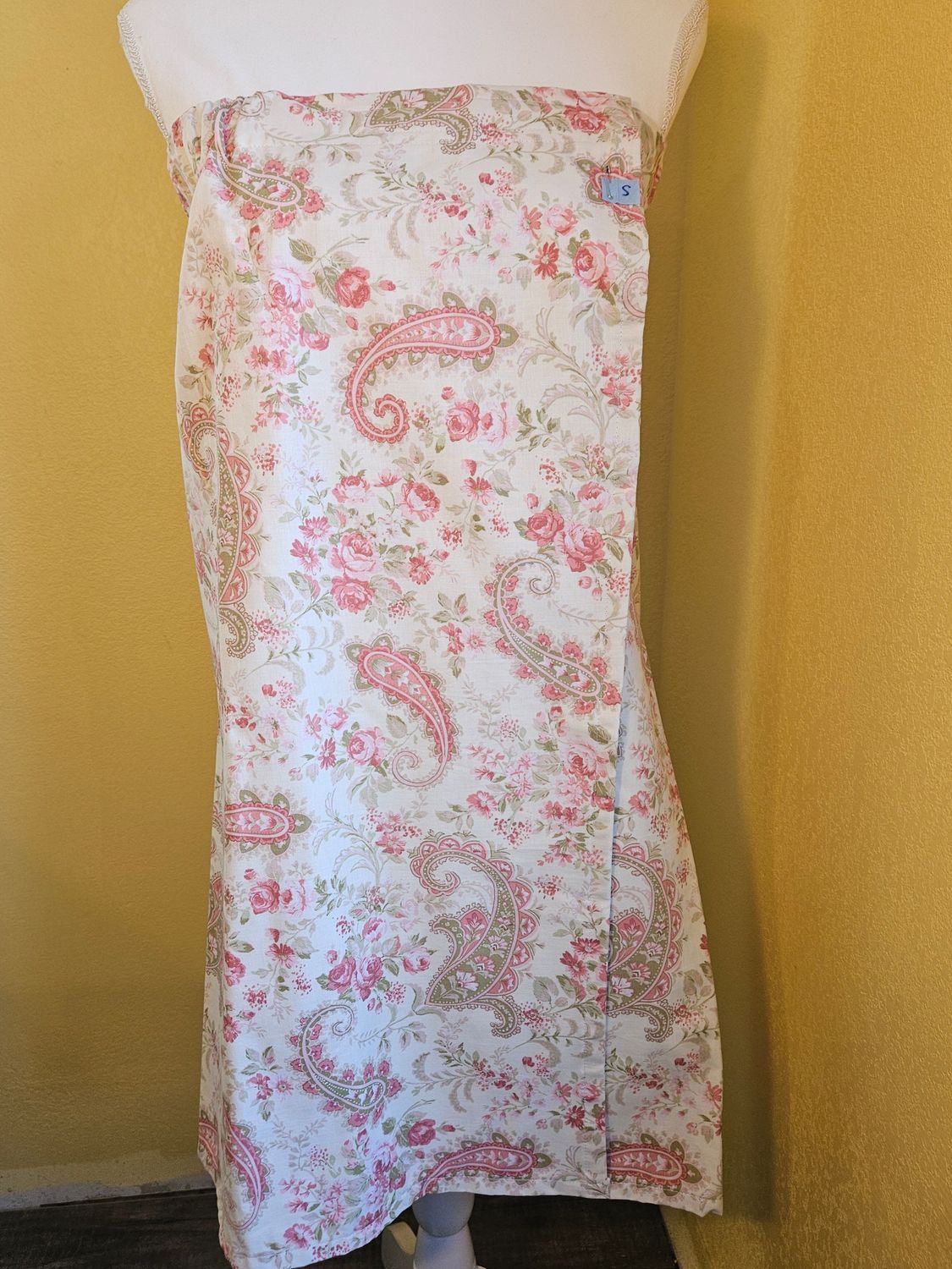 Small - Pink Paisley Bath Wrap