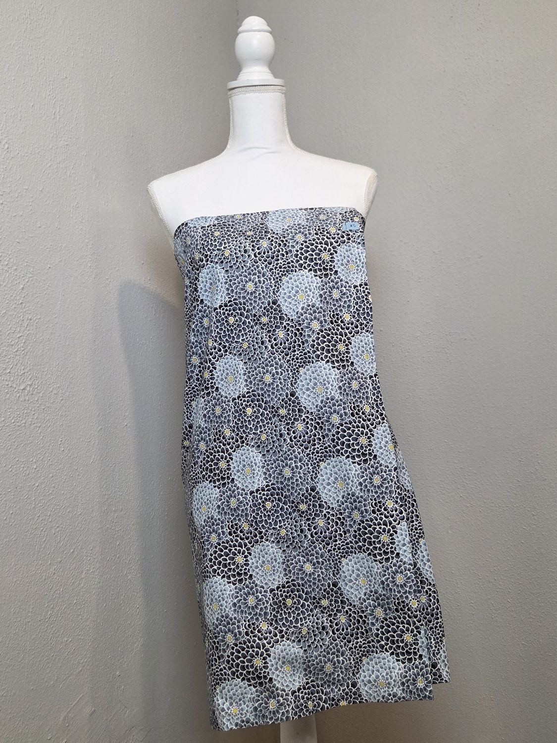 X-Small - Black &amp; Blue Bath Wrap