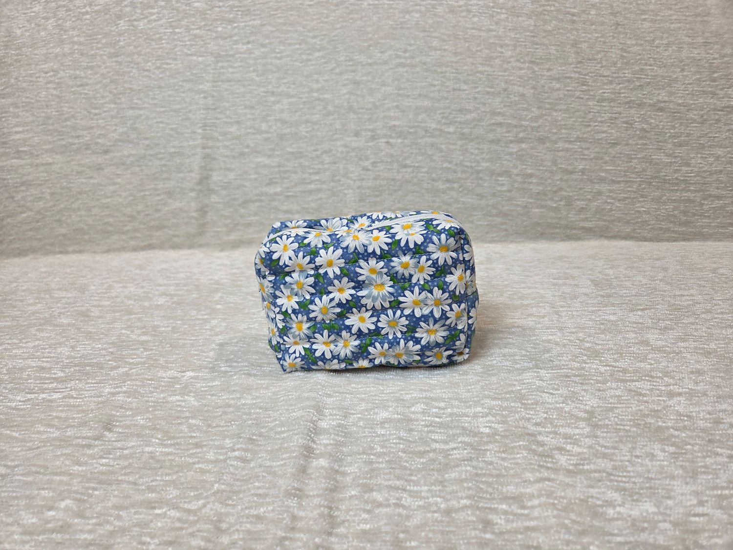 White Daisy Blue BG Small Makeup Bag