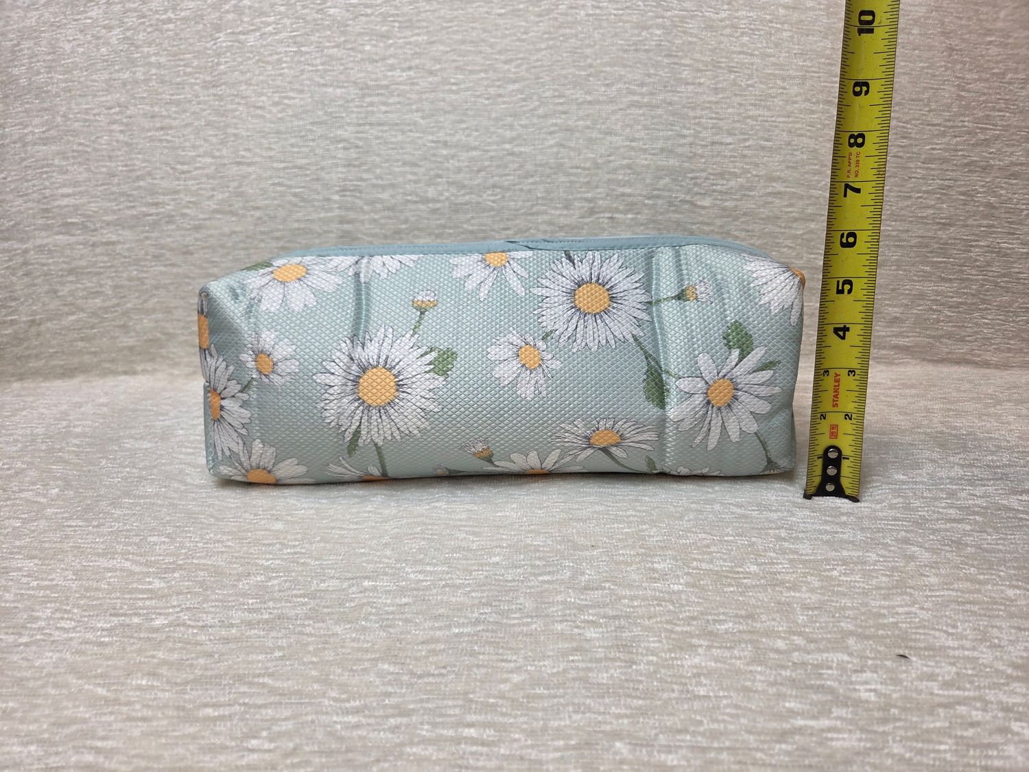 White Daisy &amp; Blue BG Long Makeup Bag