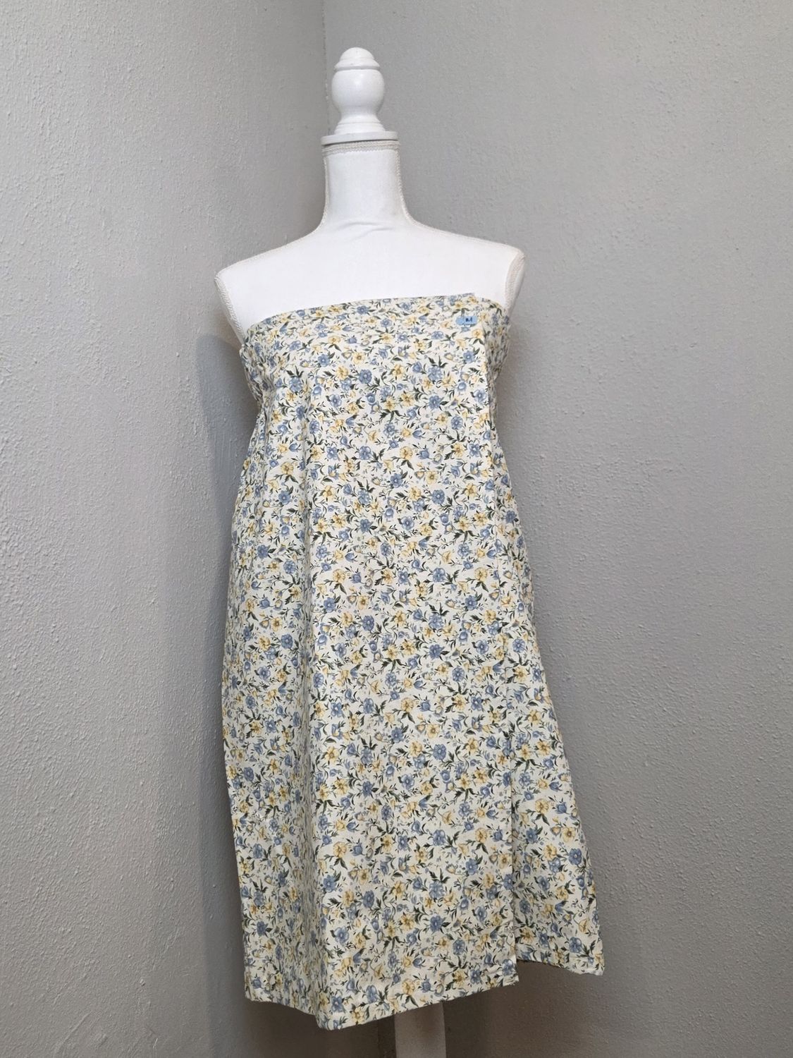 Medium -Blue &amp; Yellow Floral Bath Wrap