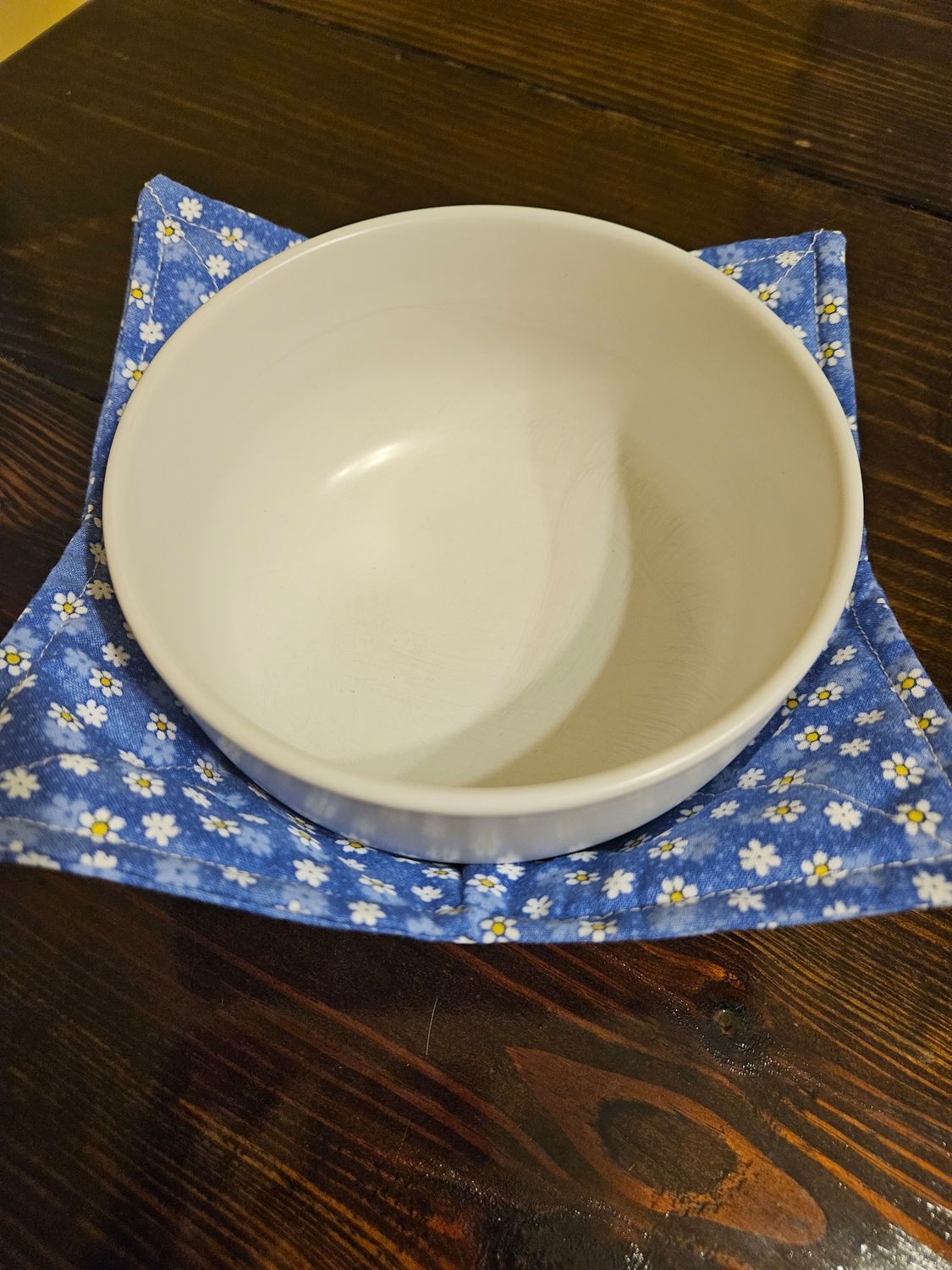 White &amp; Blue BG- Bowl Koozie