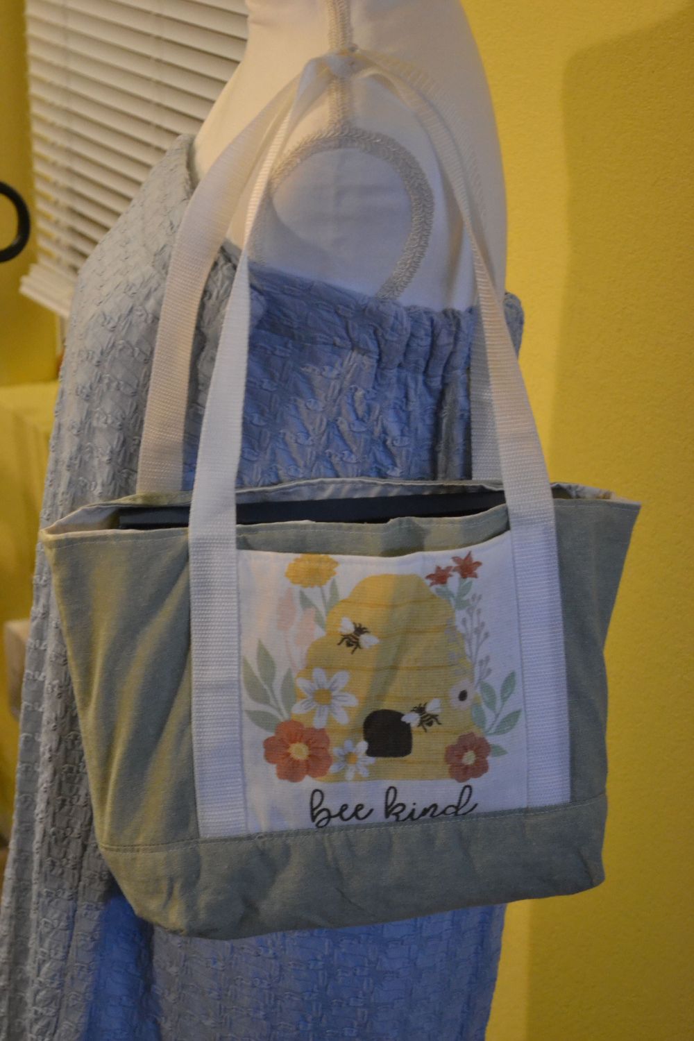 Totes - Small - Bee Kind