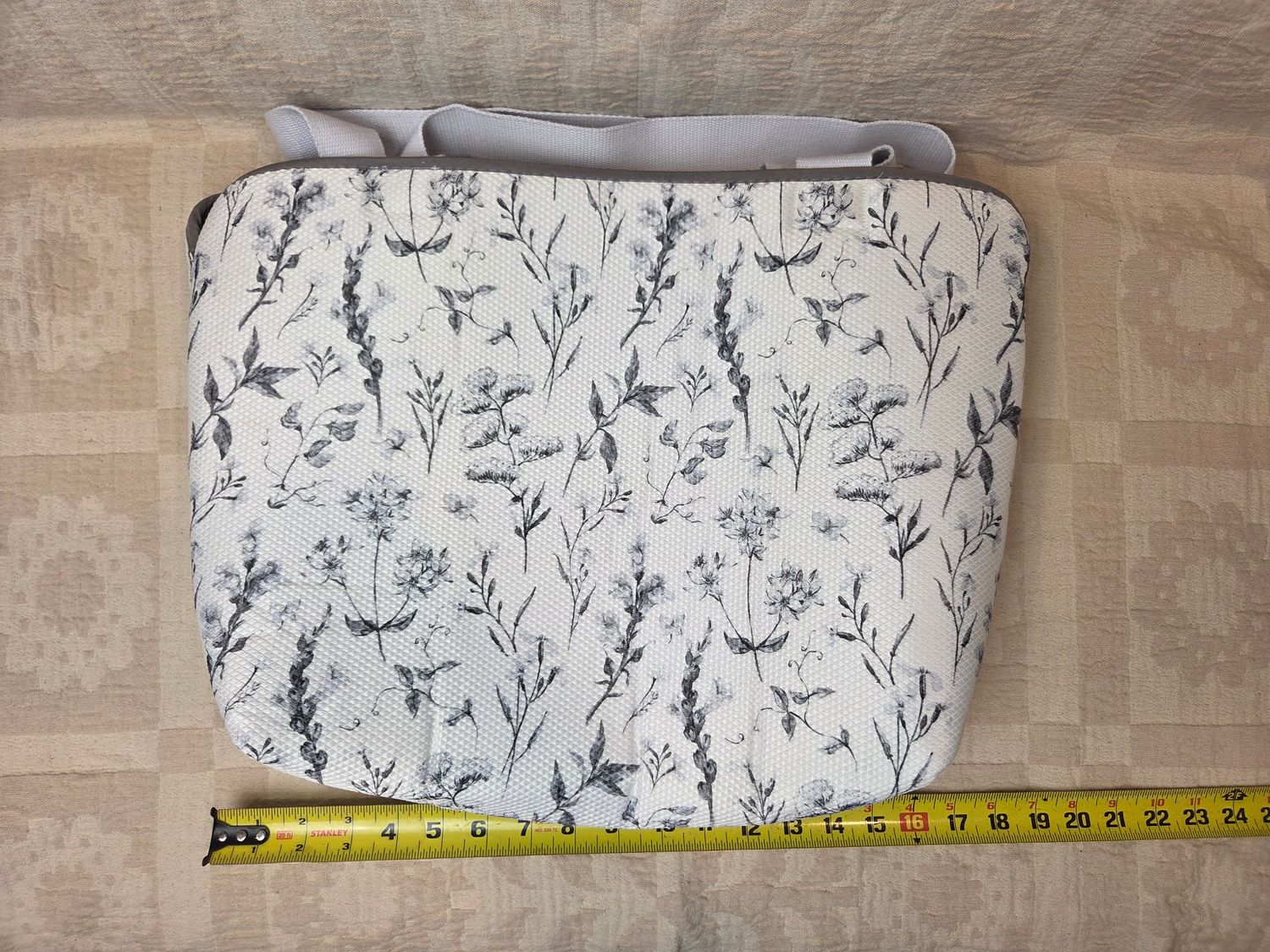 Totes - Large - White bg Floral