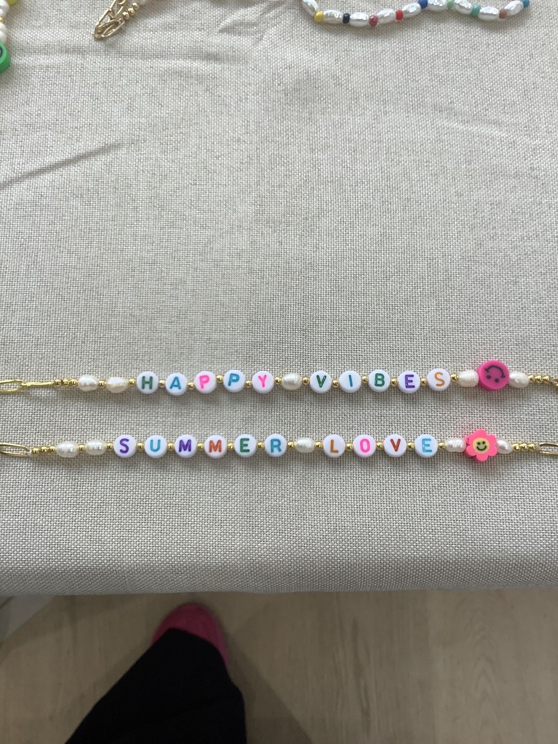 Fashion pearl and bead anklets - words.