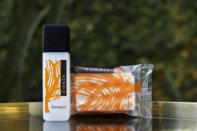 1 caja de KIT 1 de shampoo y jabon linea zianza