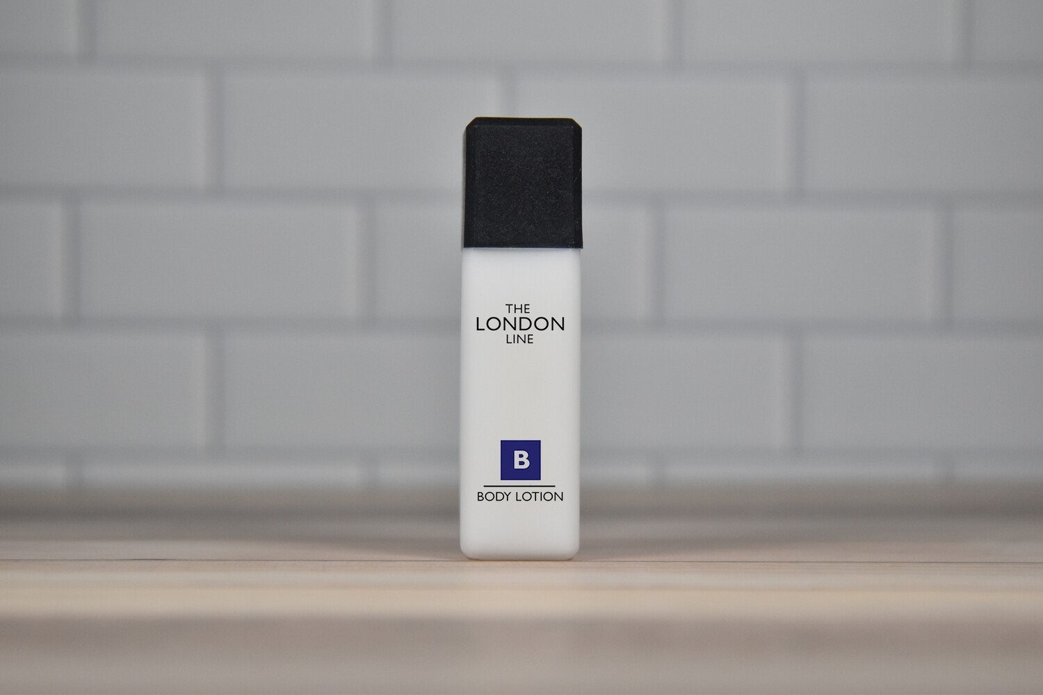 300 piezas de Crema Corporal LONDON de 33 ml