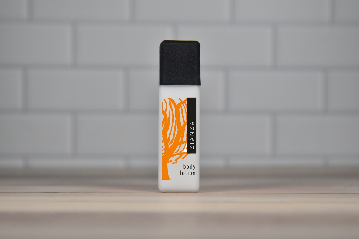 1 caja de 300 piezas de Crema corporal ZIANZA de 33 ml