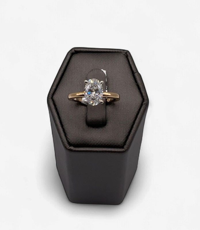 1.52 Lab Grown Oval Diamond in 14k Yellow Gold