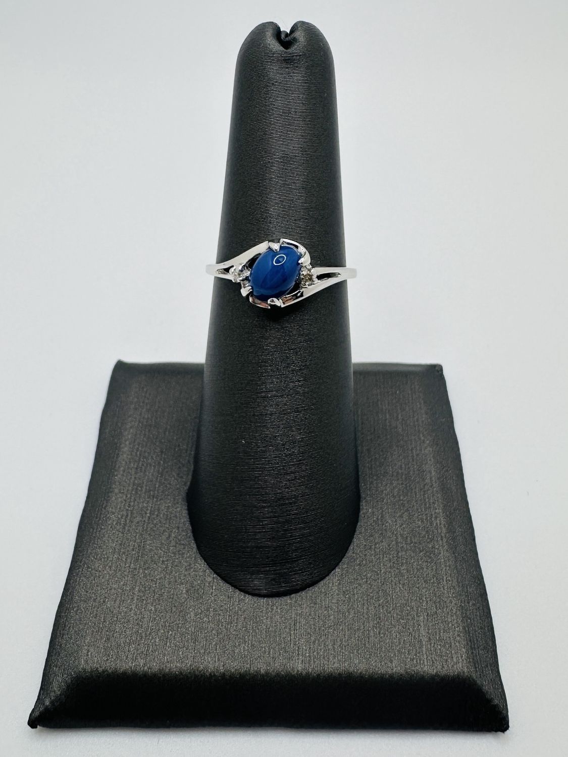 10k White Gold Previously Loved Blue Star Sapphire Ring