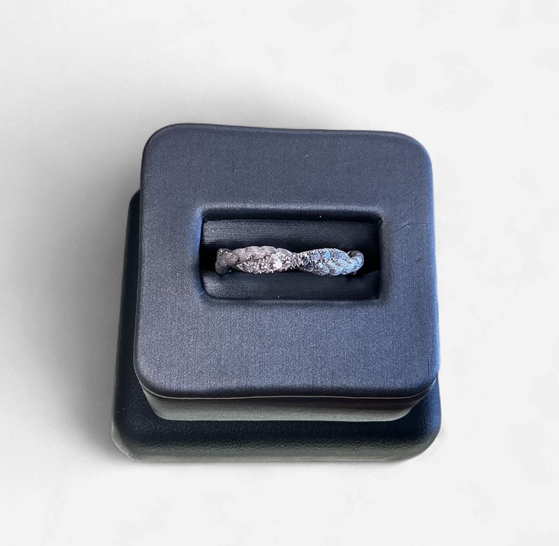 14k White Gold 1/2 Diamond Twist Eternity Band Size 6.5