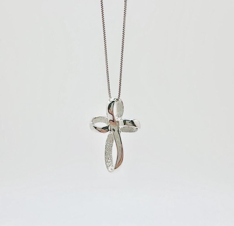 14k White Gold Cross on 18 in 14k White Gold Chain