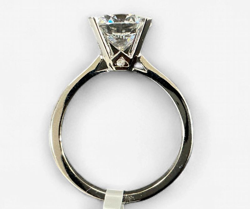18wg Peekaboo Side Diamond Semi Mnt (center not included)