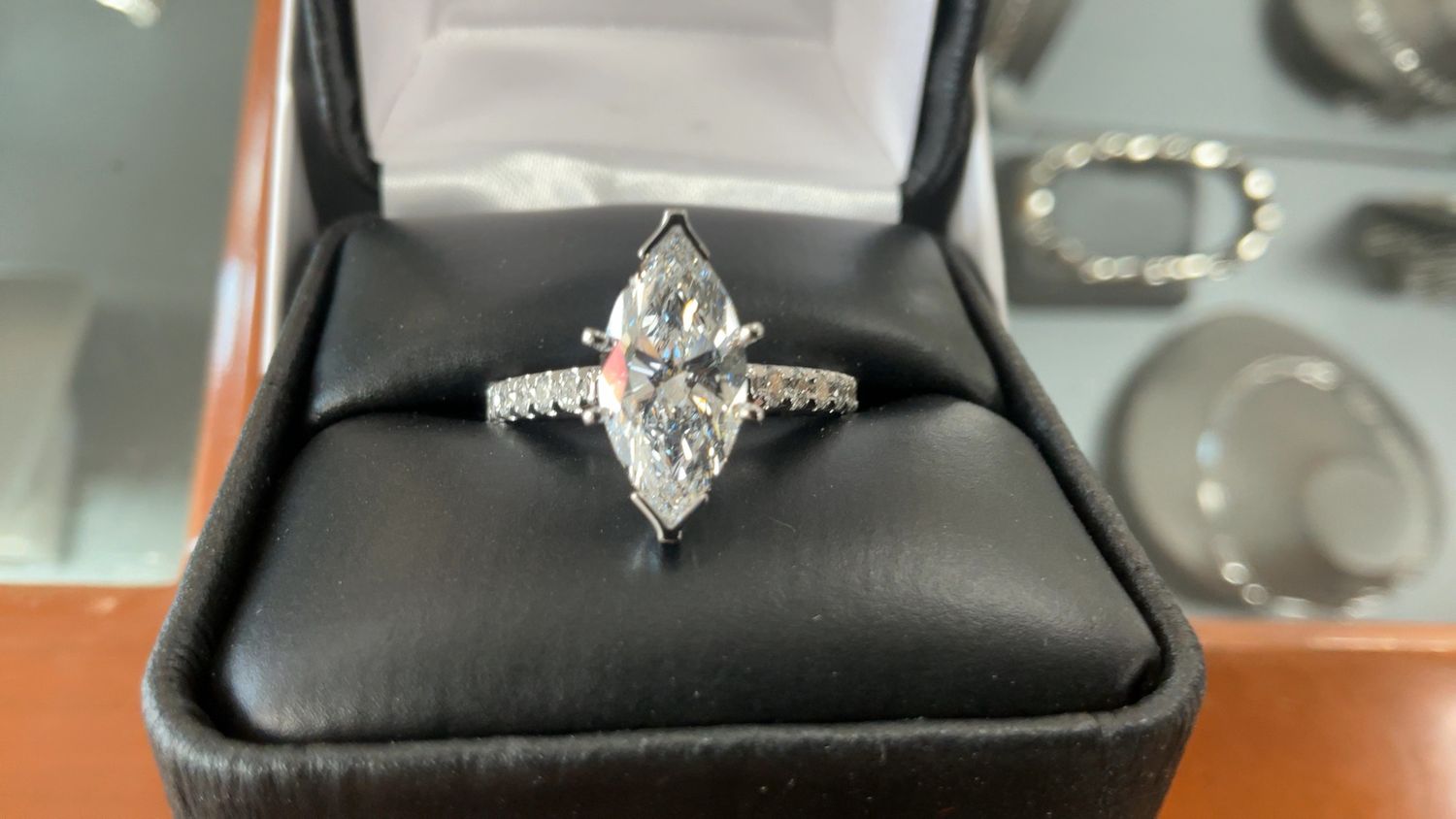 2.22 Marquise 8x E VVS2