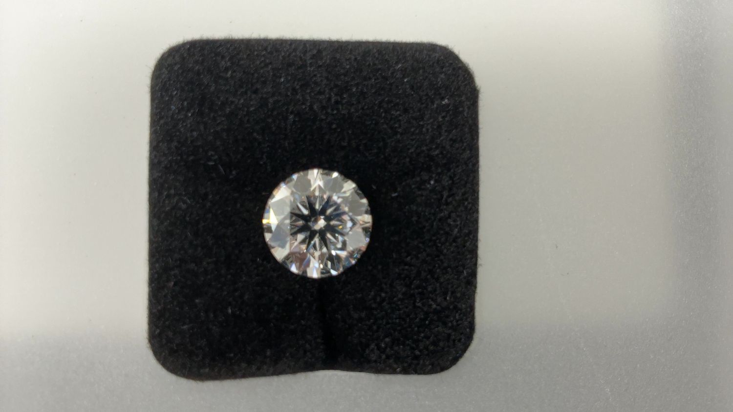 3.51 Round Brilliant Ideal Cut E Color VVS