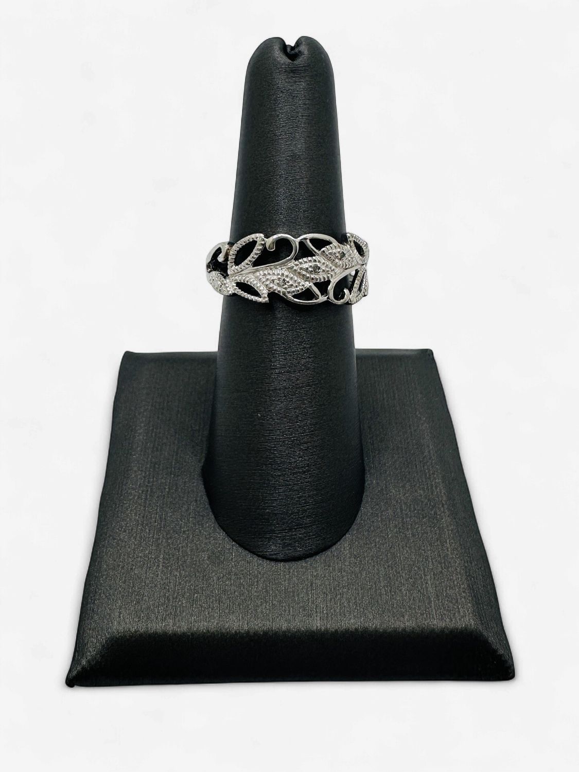 Pre- Loved Sterling Silver Floral Design Ring size 9