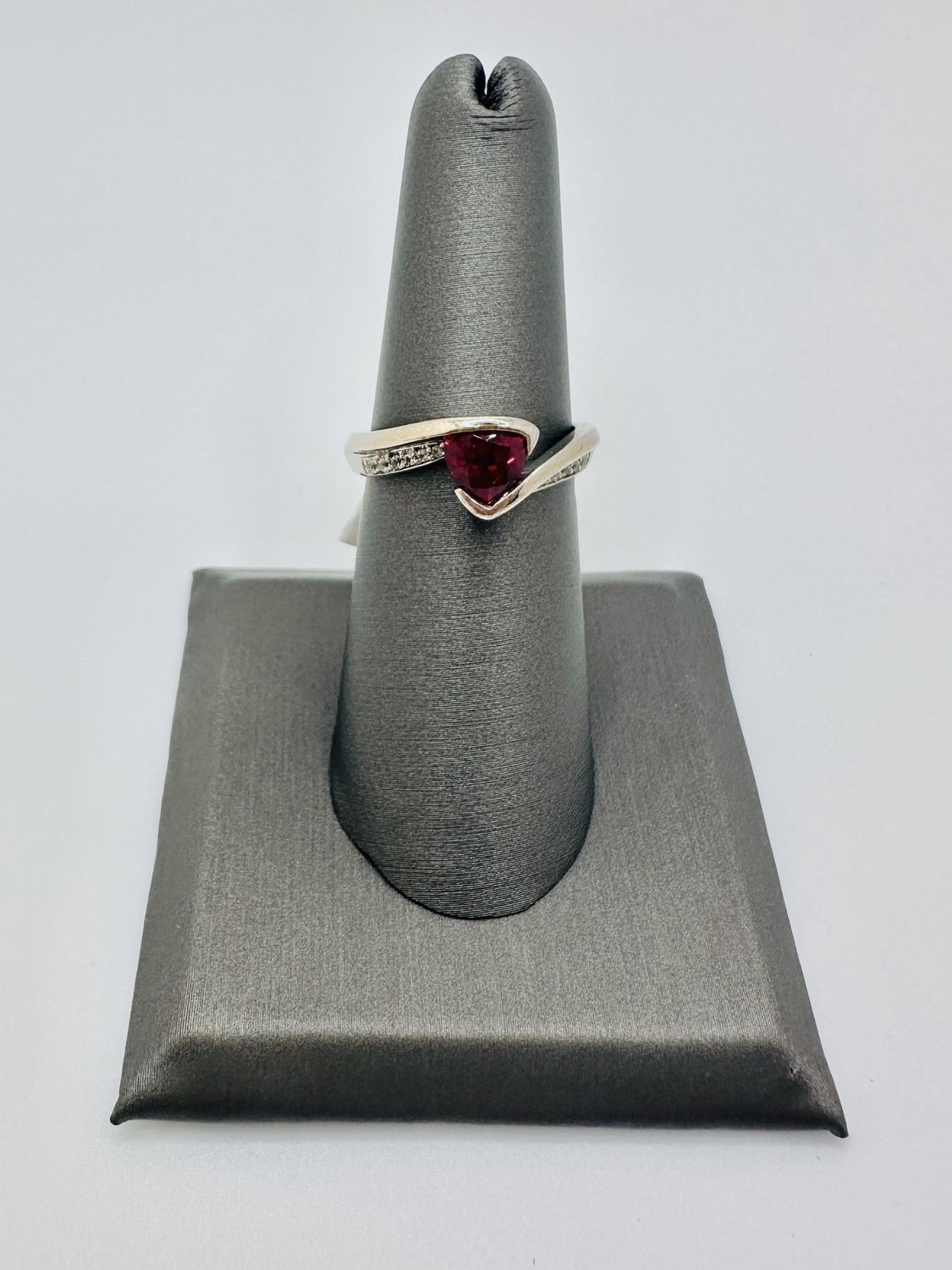 Sterling Silver Previously Loved Lab Created Ruby ring sz 6.75