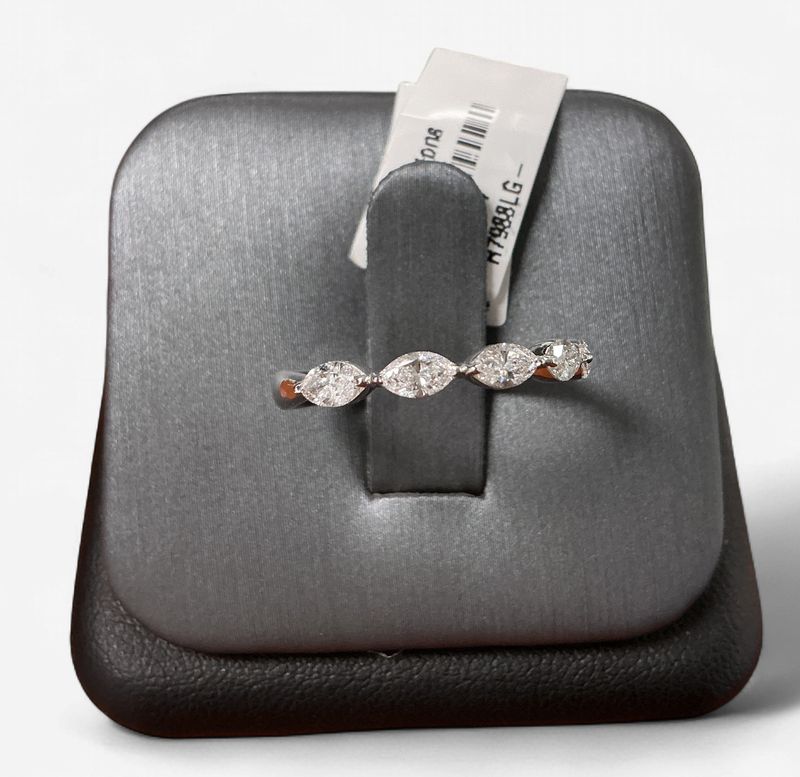 14k White Gold 5/8ct Lab-Grown Diamond Anniversary Band