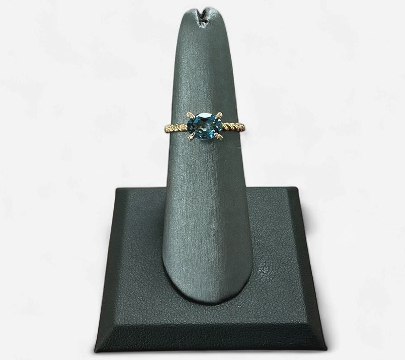 14k Yellow Gold Oval Blue Topaz Fashion Ring