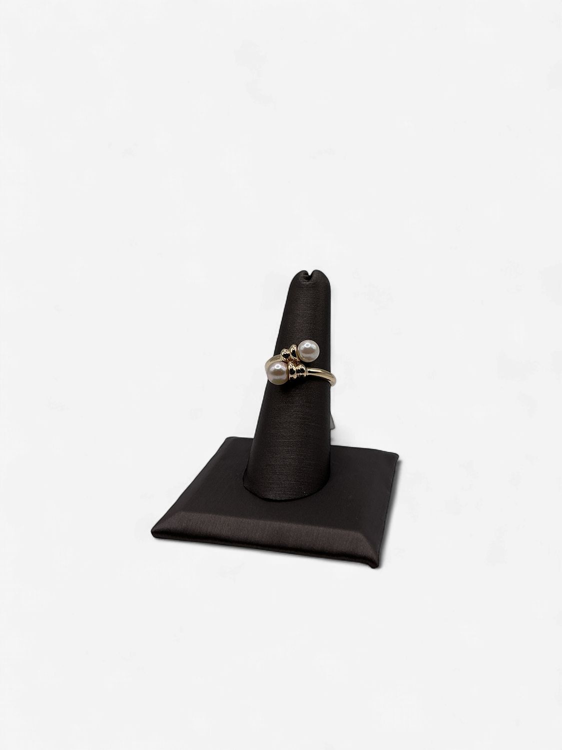Pre- Loved 14k Yellow Gold Pearl Bypass Style Ring