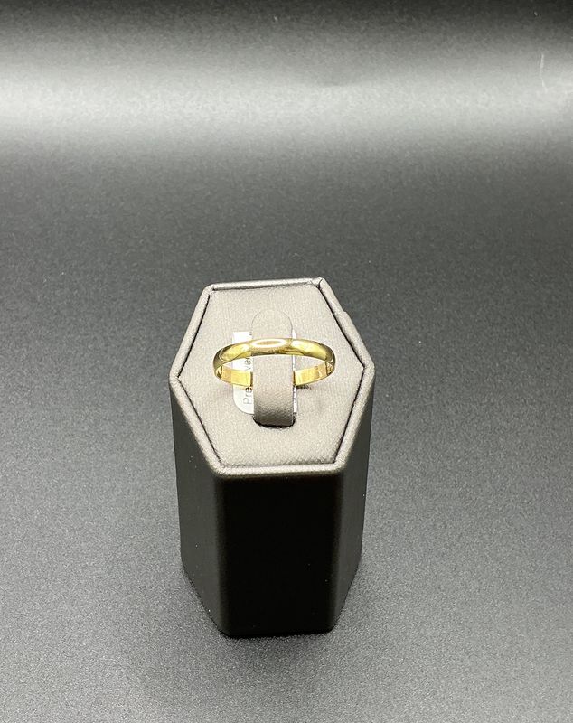 Pre-Loved 10k Yellow Gold 3 mm Plain Gold Band- Size 11.5