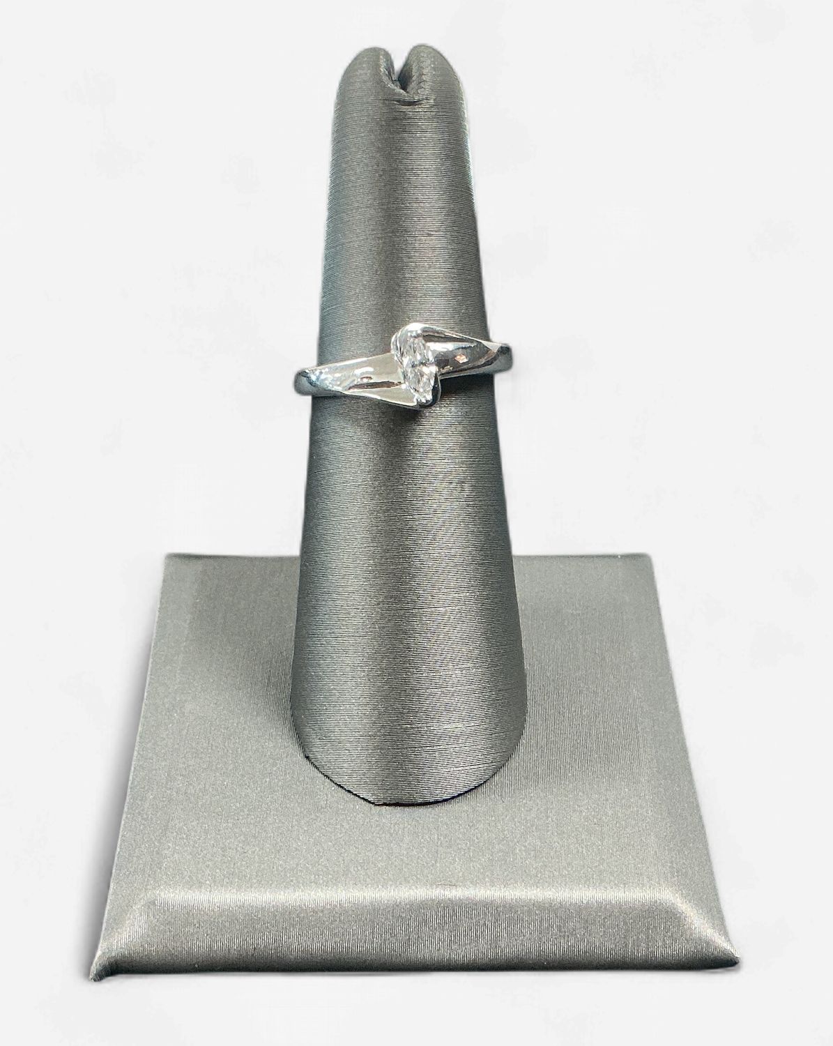 Pre-Loved 10k Marq Accented Promise Ring