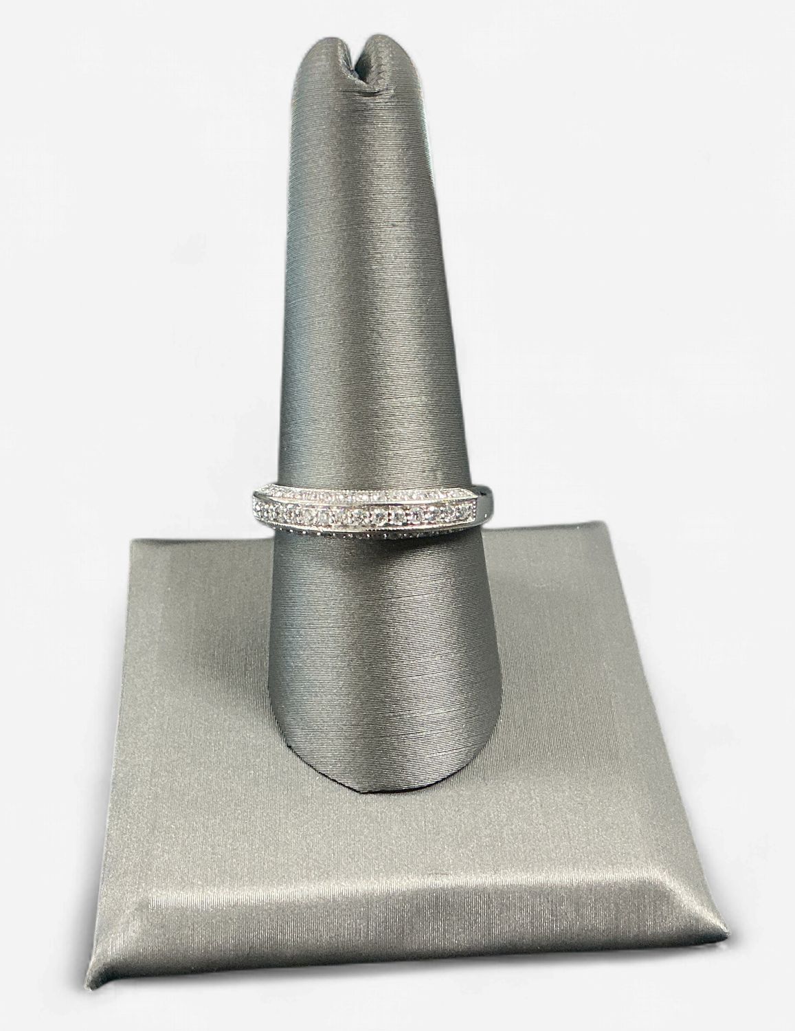 Pre-Loved 14k Diamond Wedding Band