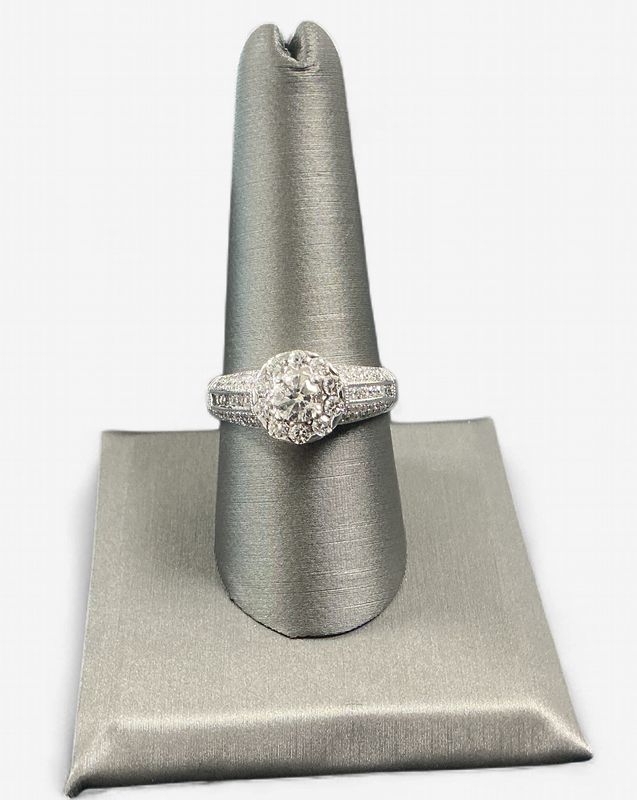 Pre-Loved 14K Halo Engagement Ring