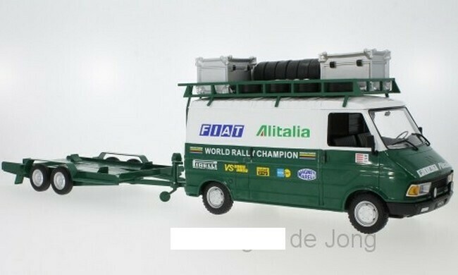 Fiat 242 met aanhangwagen