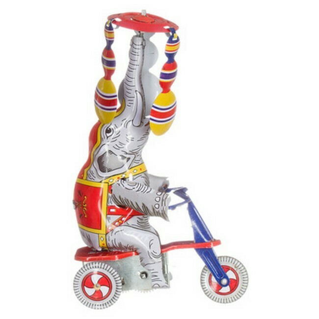 Olifant op scooter