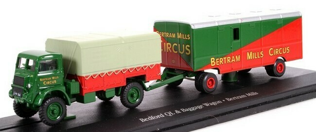 Circus Bertram Mills - Bedford QL met aanhanger