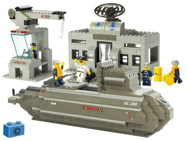 Duikboot met basis (2264)