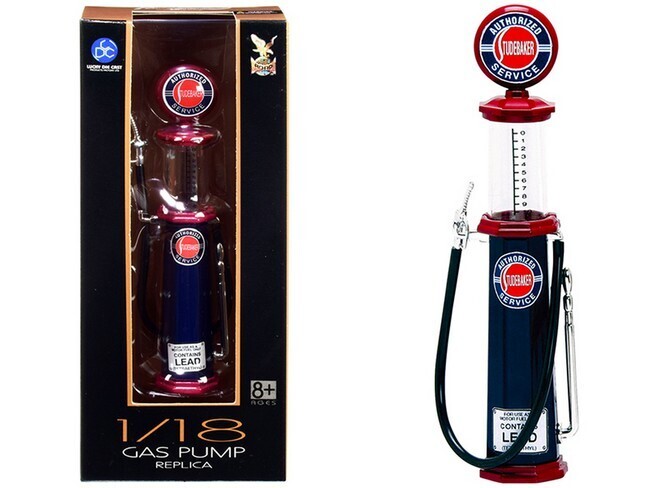 Benzinepomp met kijkglas Studebaker