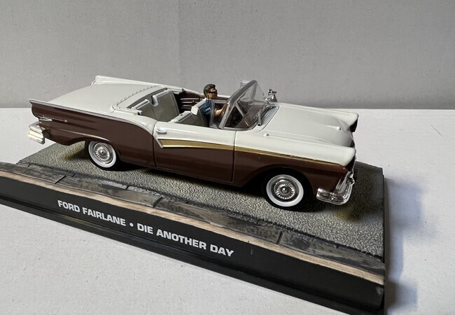 James Bond - Ford Fairlane