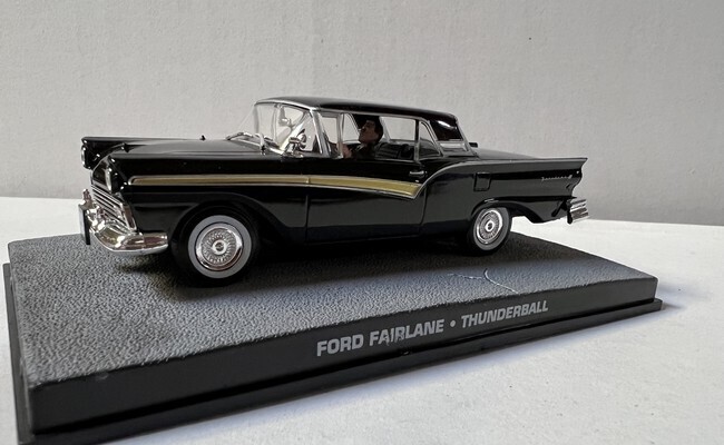 James Bond - Ford Fairlane